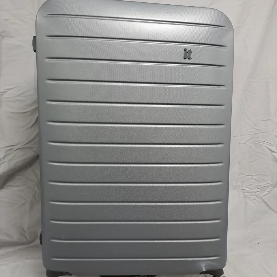 IT LARGE GREY TRAVEL SUITCASE WITH 4 WHEELS - COLLECTION ONLY