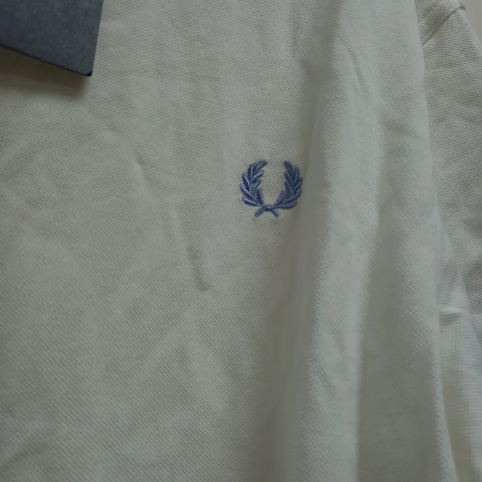 FRED PERRY CONTRAST RIB POLO SHIRT IN WHITE - XXL