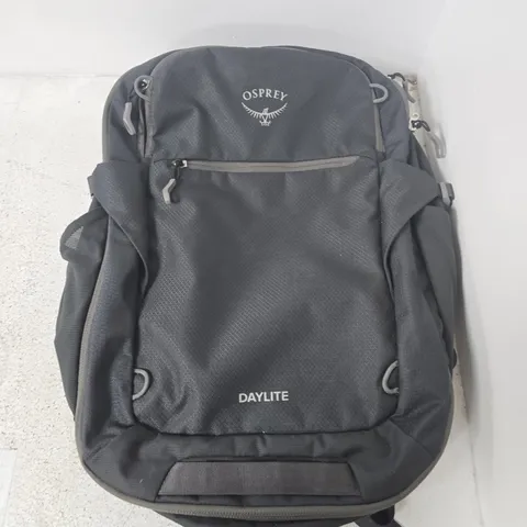 OSPREY DAYLITE BACKPACK IN GREY