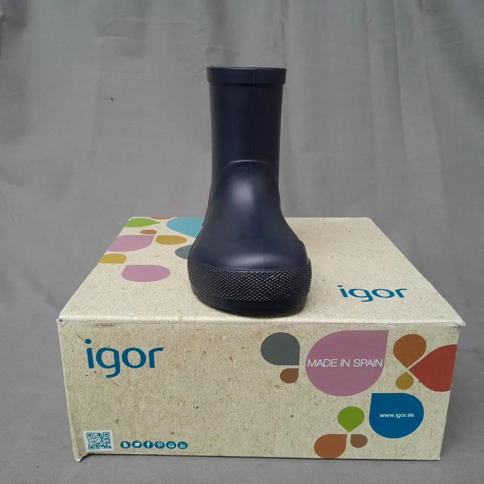 BOXED PAIR OF IGOR KID'S WELLINGTON BOOTS IN NAVY EU SIZE 21