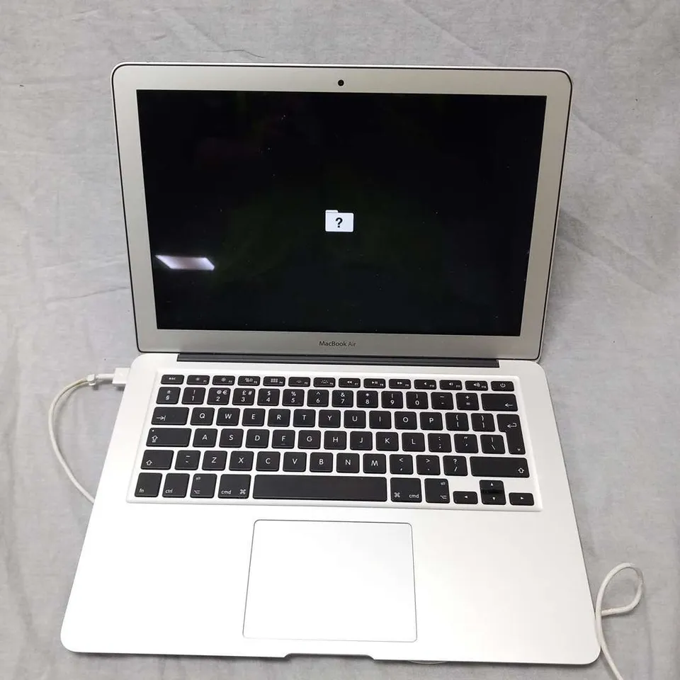 APPLE MAC BOOK AIR 7 2/A1466