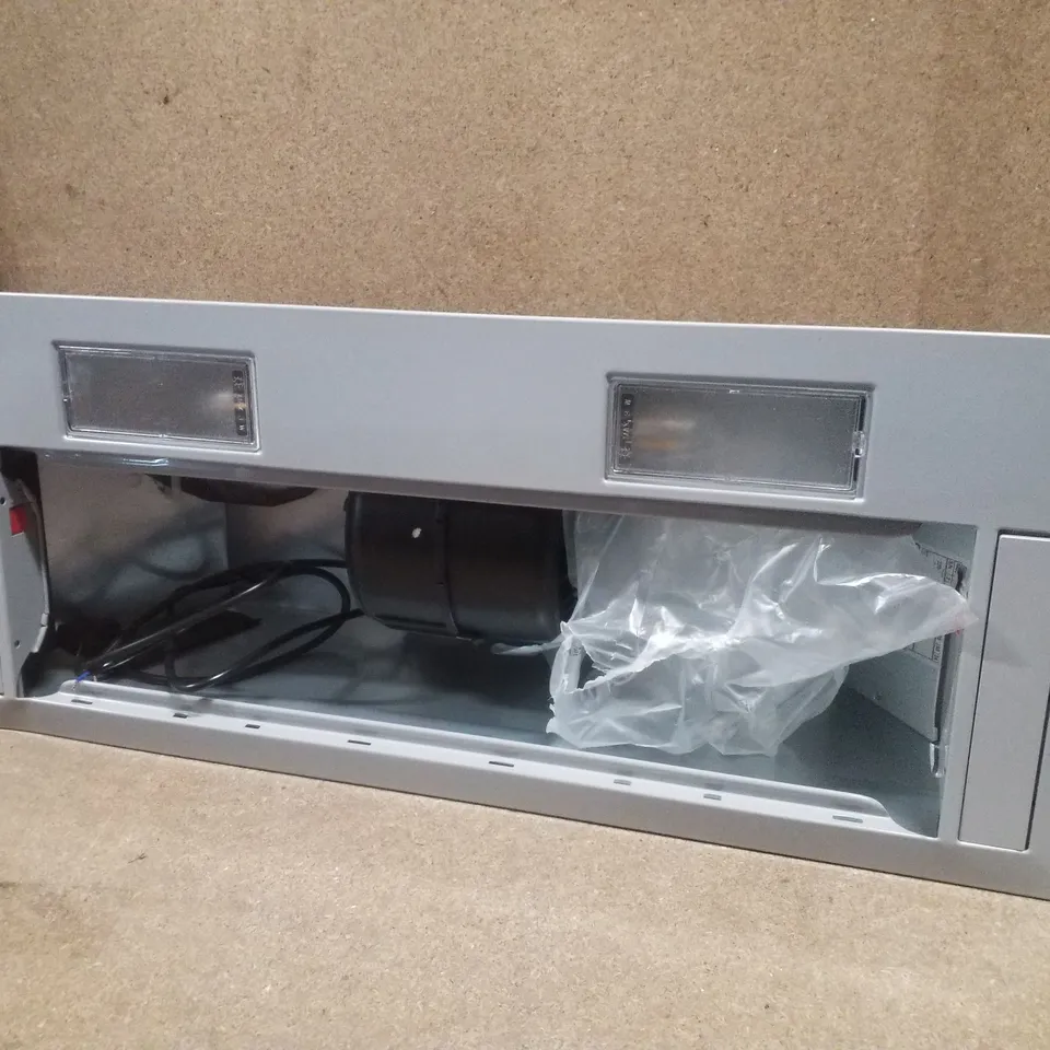 BOXED SMEG KSG70E 73 CM UNIVERSAL CANOPY COOKER HOOD, SILVER