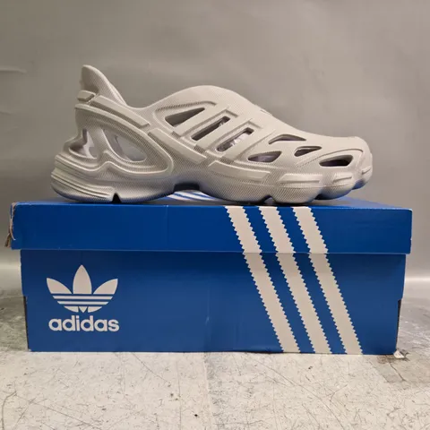 BOXED PAIR OF ADIDAS ADIFOM SUPERNOVA SHOES IN GREY SIZE UK 6