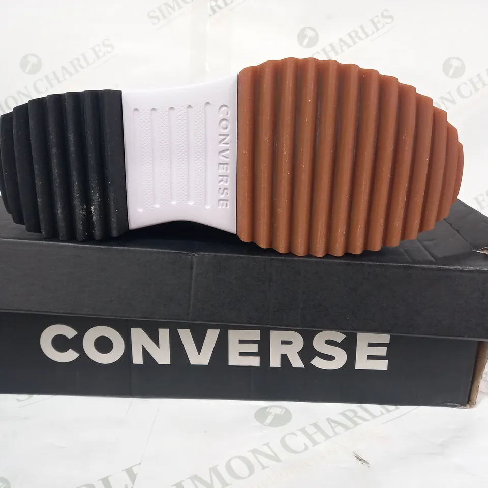 BOXED PAIR OF CONVERSE ALL STAR RUN STAR HIKE SHOES IN WHITE UK SIZE 8