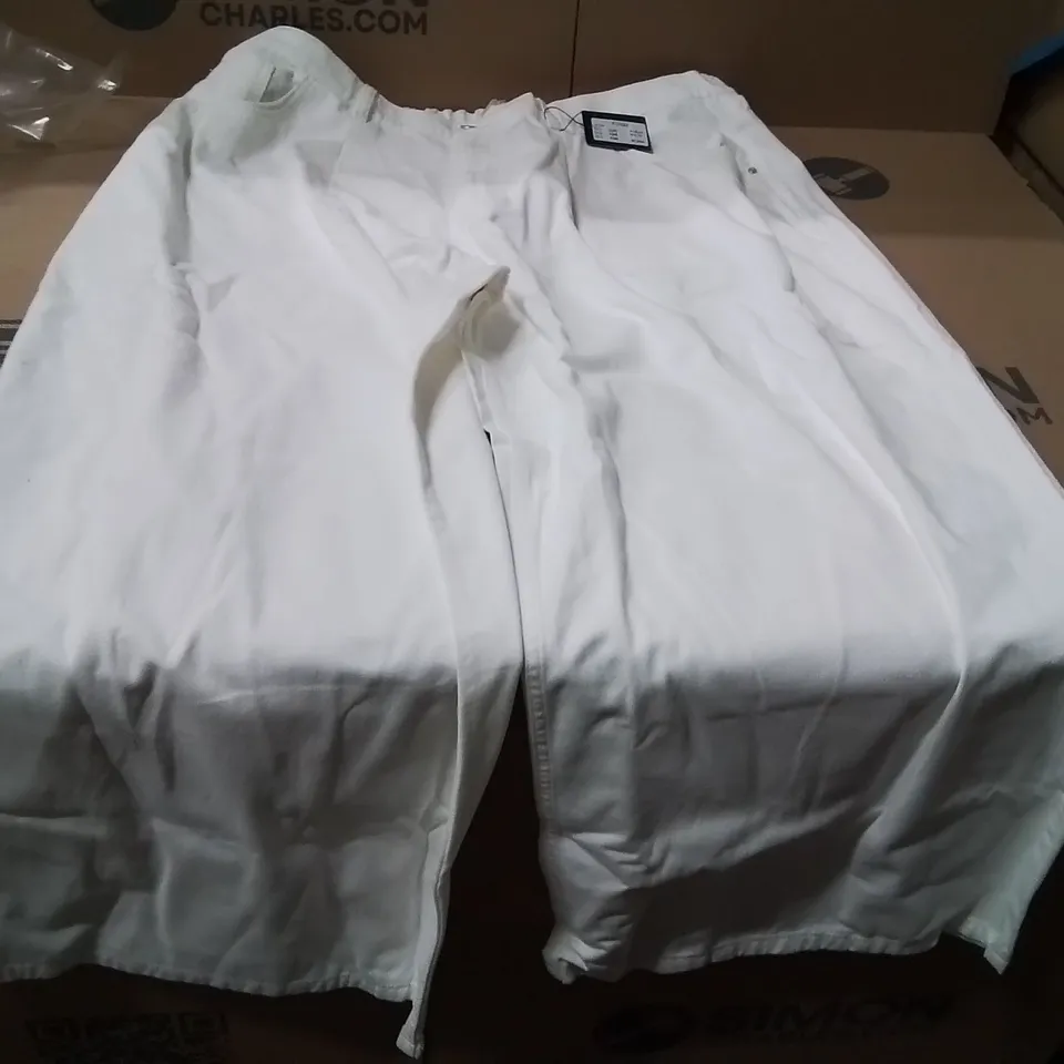 BOXED BRAND NEW APPROXIMATELY 10 SIMPLY BE WIDE LEGGED WHITE DENIM JEANS SIZE 22R