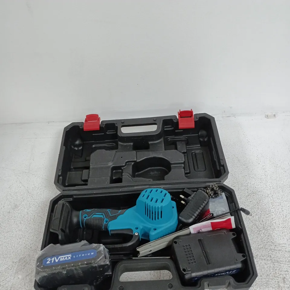 CORDLESS CHAIN SAW IN BLUE WITH 21V MAX LI‑ION BATTERY – IN HARD CASE 