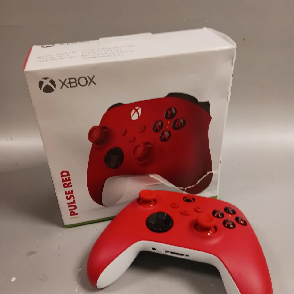 BOXED XBOX SERIES X/ONE CONTROLLER - PULSE RED 