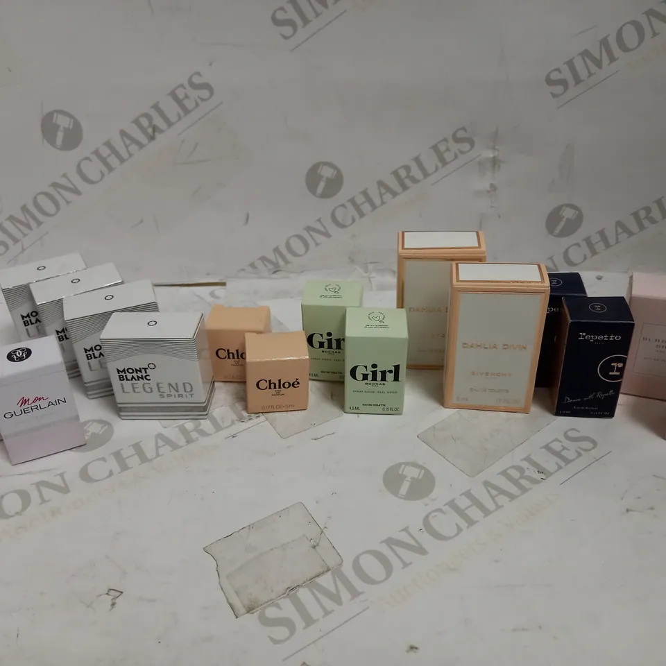 LOT OF 18 DESIGNER FRAGRANCE SAMPLES 4.5-5ML, TO INCLUDE GUERLAIN, CHLOE, MONT BLANC, ETC