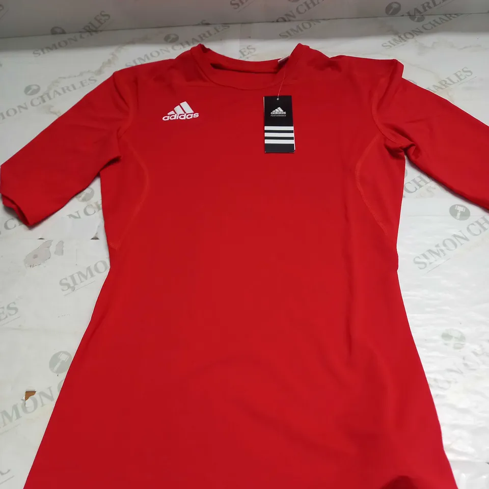 ADIDAS TRAINING T-SHIRT SIZE 40/42