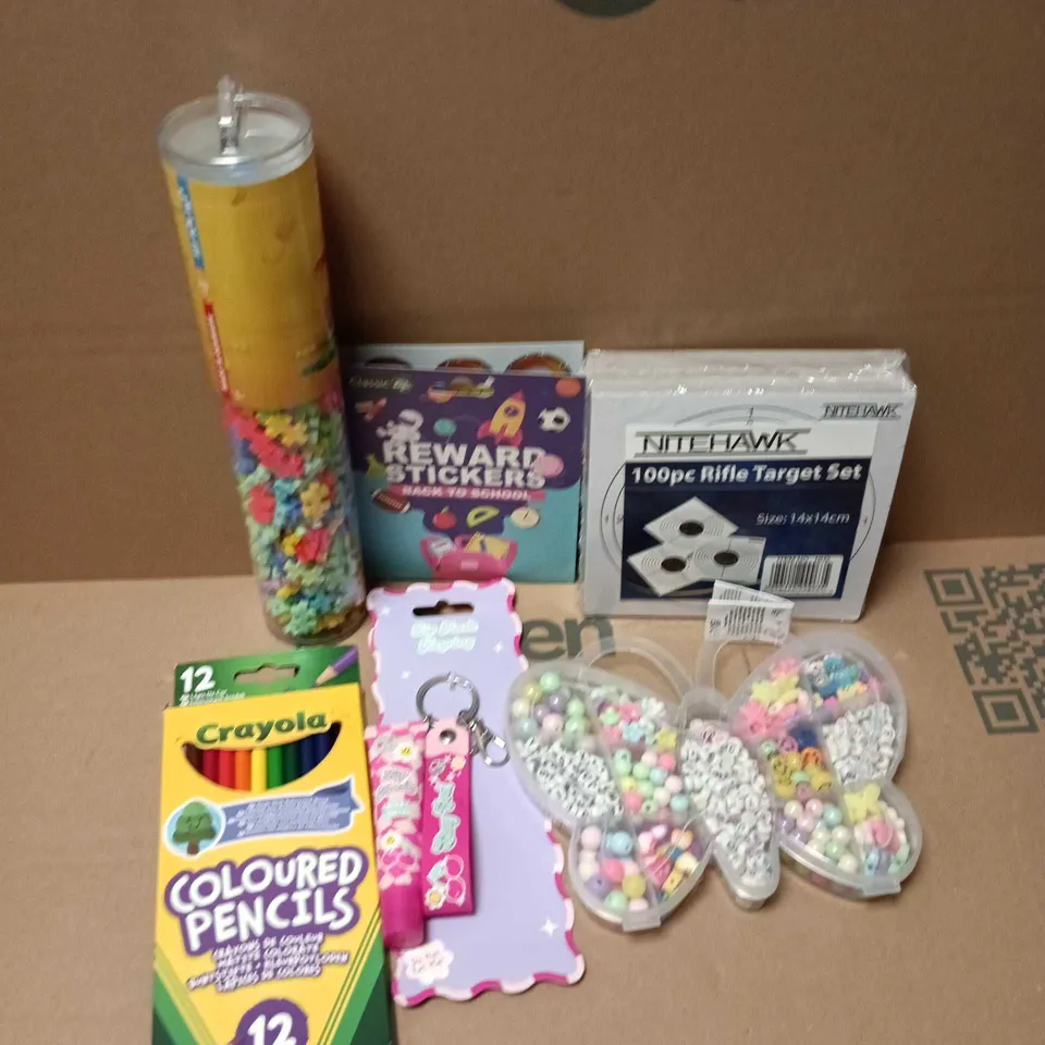 APPROXIMATELY 15 ASSORTED TOYS & GAMES PRODUCTS TO INCLUDE CRAYOLA COLOURED PENCILS, 100PC RIFLE TARGET SET, REWARD STICKERS, ETC 
