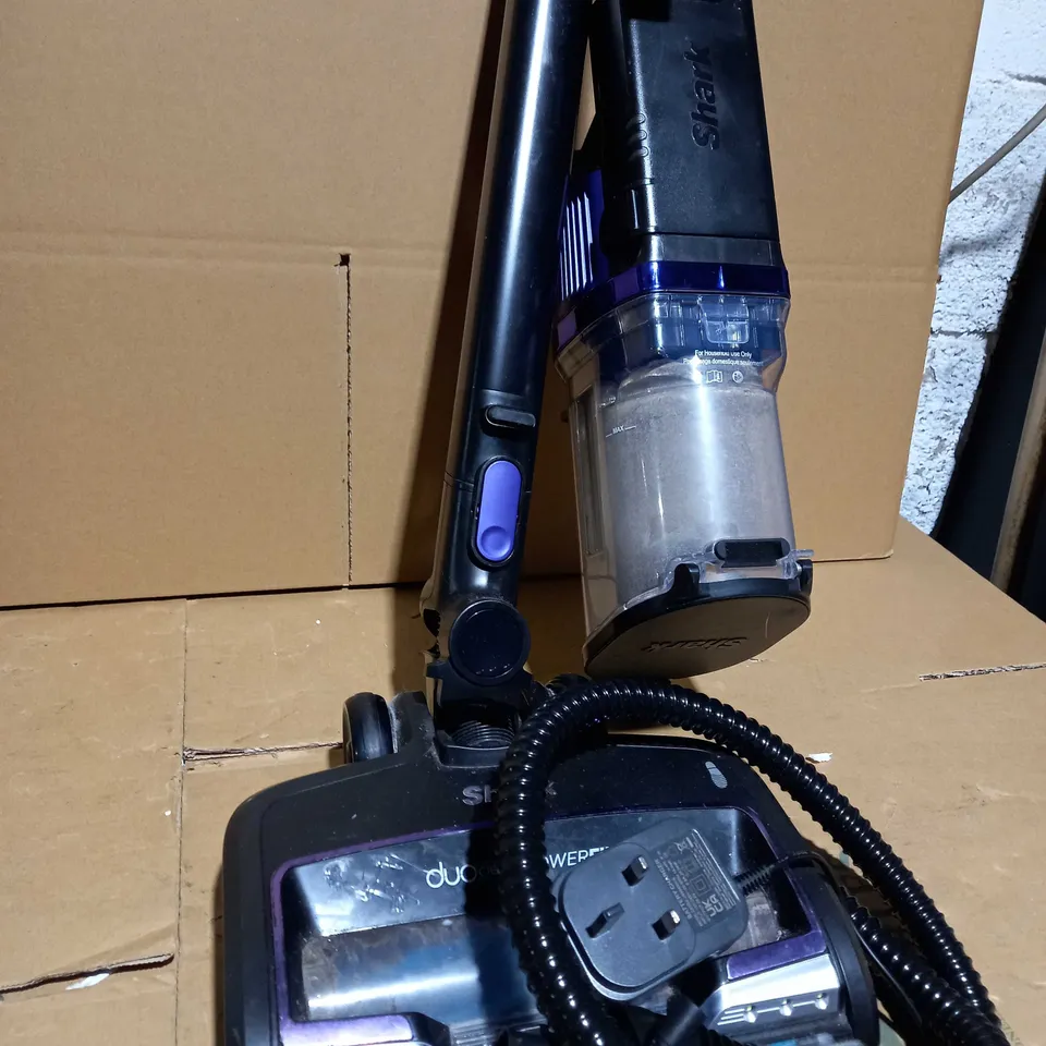 SHARK CORDLESS STICK VACUUM IZ390UKTQ