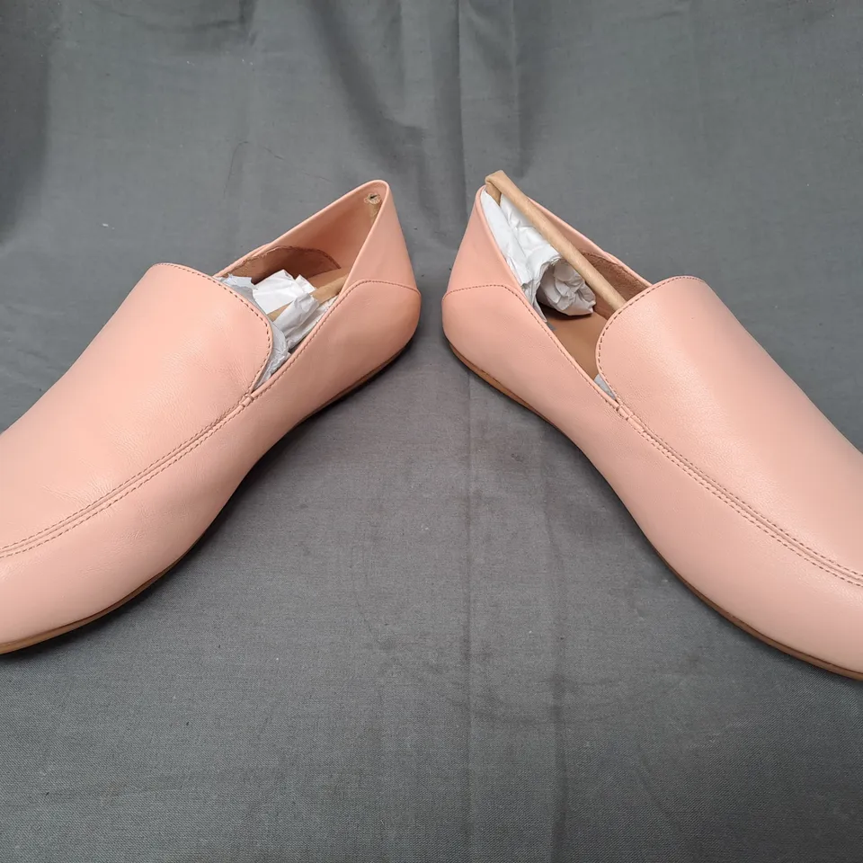 BOXED PAIR OF FITFLOPS LOAFERS IN BLUSH UK SIZE 7