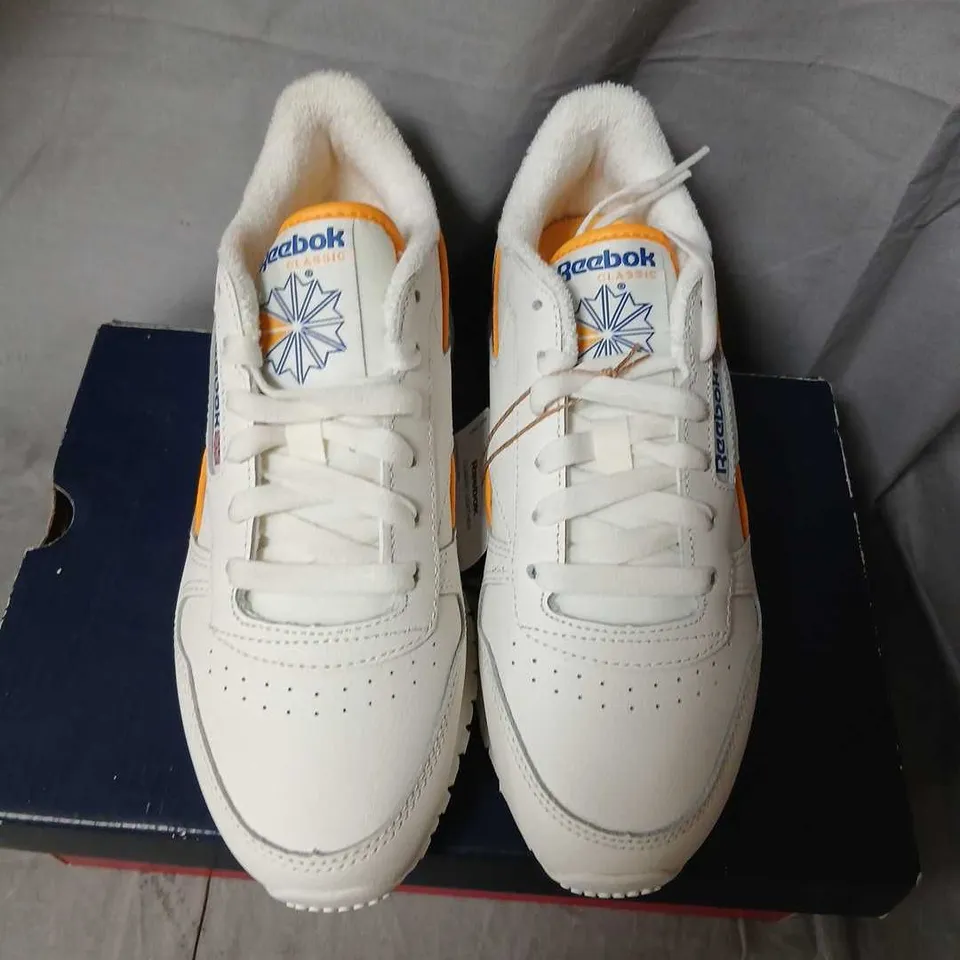 REEBOK CLASSIC LEATHER TRAINERS – UNISEX, UK 2.5 (EU 34)