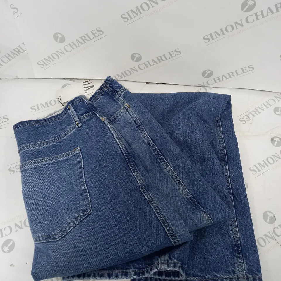 ZARA SUPER HIGH RISE STRAIGHT FIT JEANS - EU 42