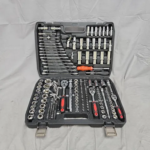 UNBRANDED 21-PIECE SOCKET SET