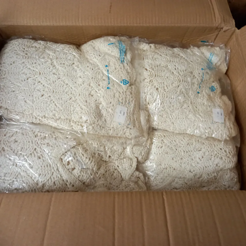 lot of approximately 20 crochet pull V-neck jumpers - size unspecified