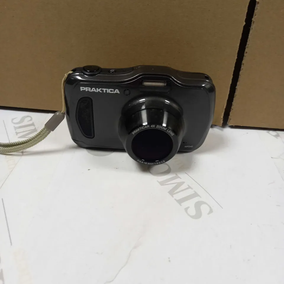 PRAKTIVA DIGITAL CAMERA