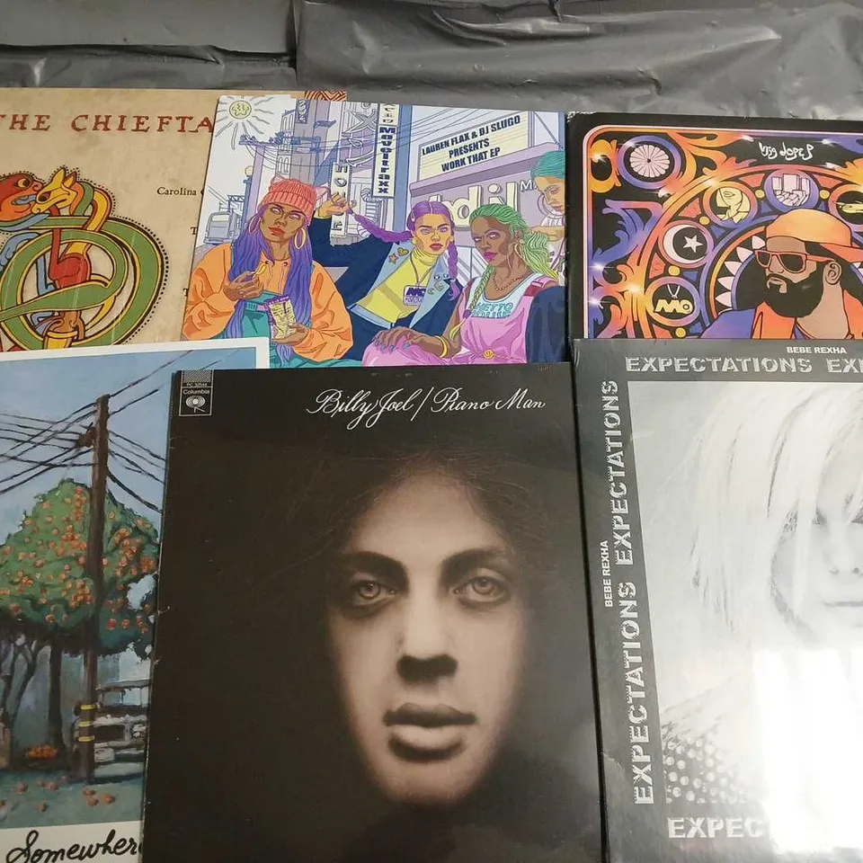 LOT OF 12 ASSORTED VINYLS TO INCLUDE FLEETWOOD MAC, BEBE REXHA AND BILLY JOEL 