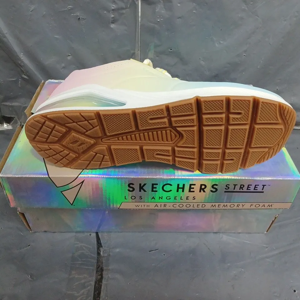 BOXED SKECHERS WOMENS UNO 2 AIR AROUND YOU SNEAKER SIZE 7 