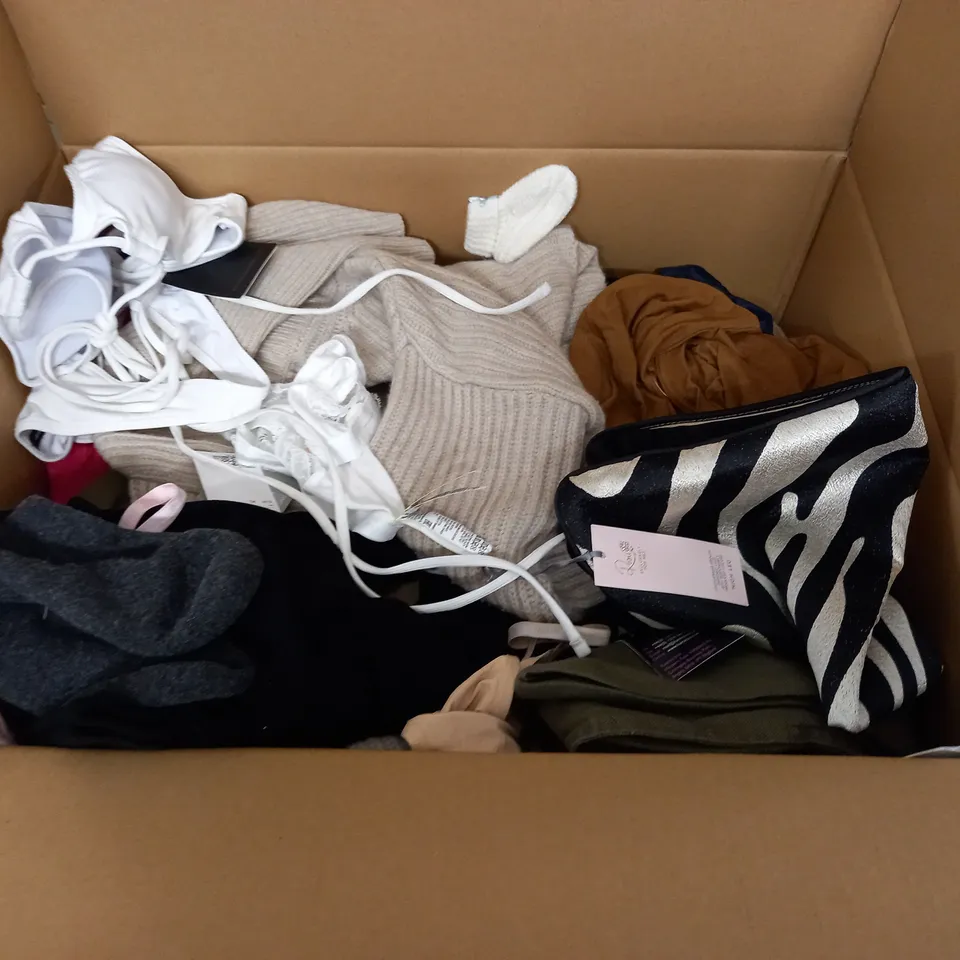 LARGE QUANTITY OF ASSORTED CLOTHING ITEMS TO INCLUDE KAFFE, H&M AND ZARA