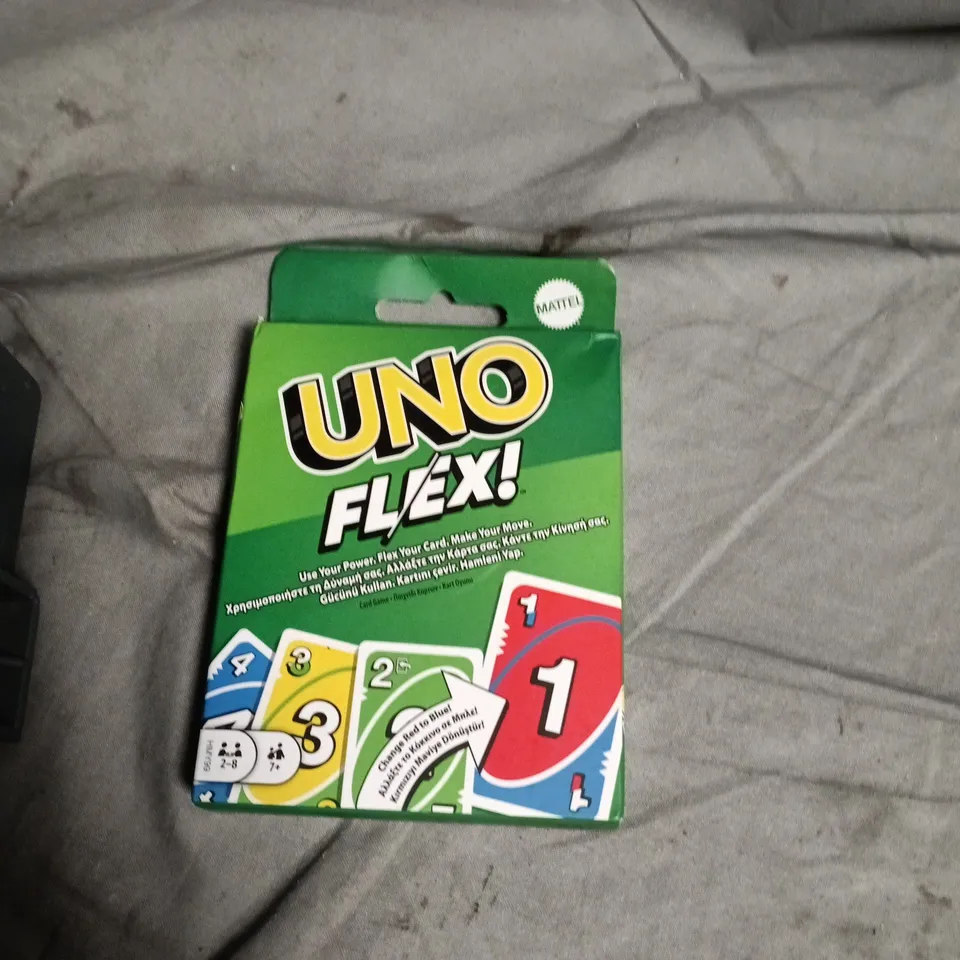 APPROXIMATELY 20 ASSORTED TOYS INCLUDING LILO & STITCH PURSE , MARVEL MINI FIGURES AND UNO FLEX 