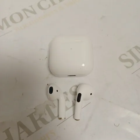 DCHANNEL WIRELESS EARPHONES & CHARGING CASE