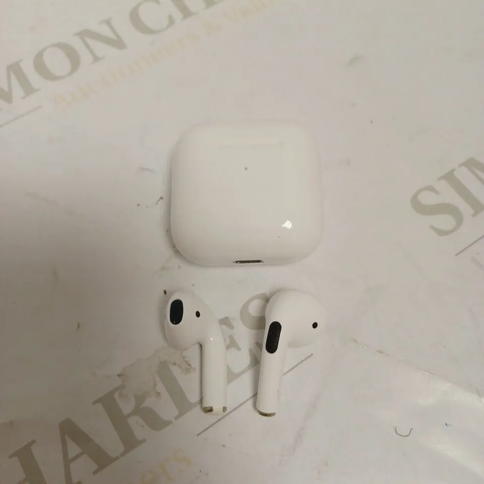 DCHANNEL WIRELESS EARPHONES & CHARGING CASE 