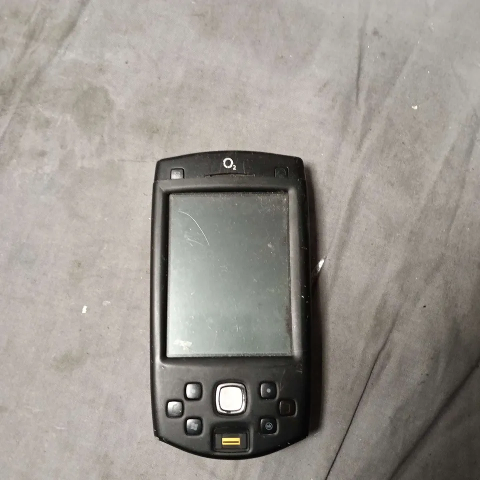 02 SMARTPHONE – BLACK, 3.0MP AF REAR CAMERA, GPS, REMOVABLE BATTERY