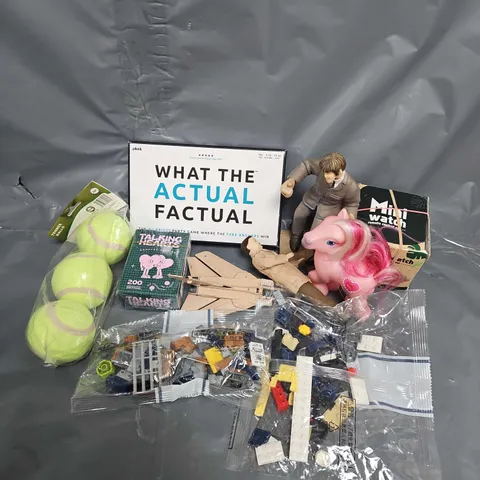 APPROXIMATELY 12 ASSORTED TOYS & GAMES TO INCLUDE TENNIS BALLS, LEGO, WHAT THE ACTUAL FACTUAL BOARD GAME, ETC