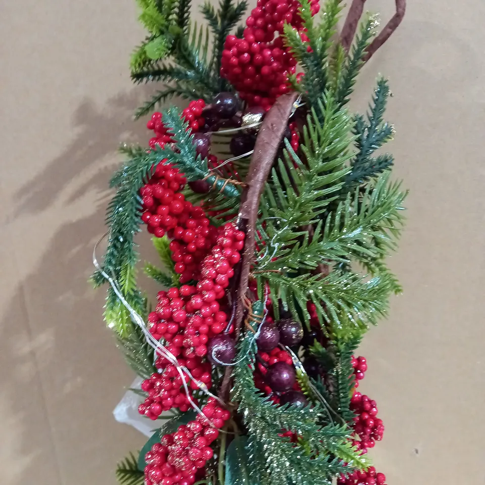 HOME REFLECTIONS 135CM PRELIT BERRY GARLAND RED