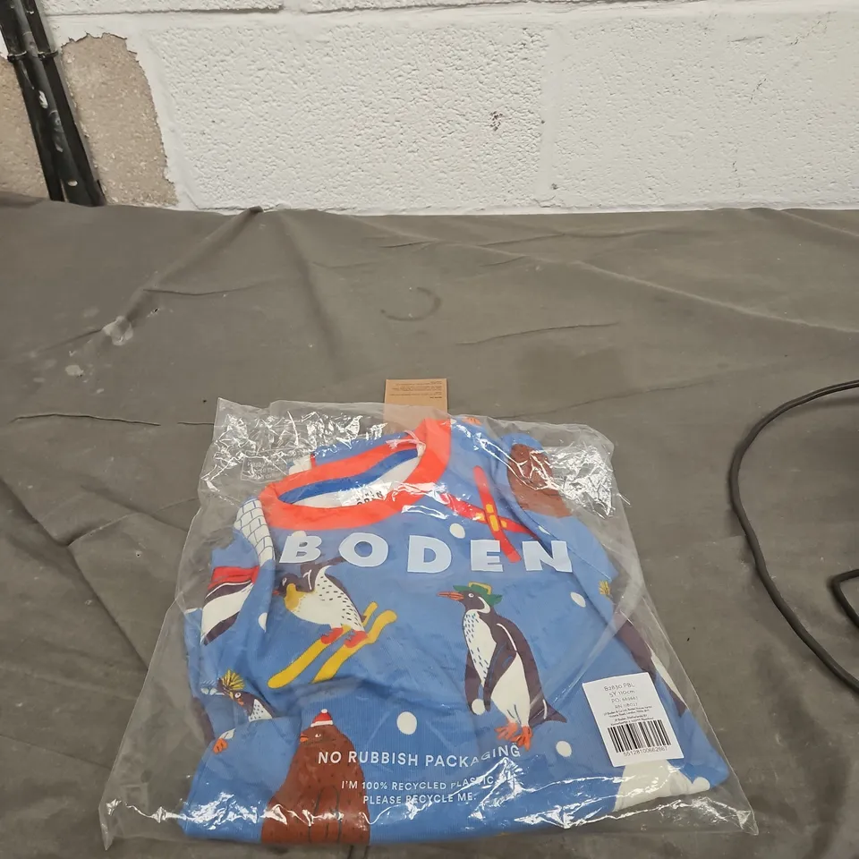 MINI BODEN SNUG GLOW-IN-THE-DARK PYJAMAS, UK SIZE 5Y, BLUE PENGUINS