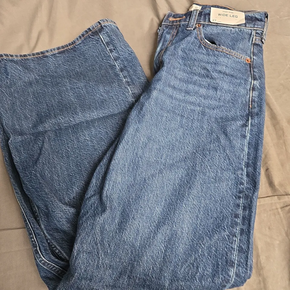 ABERCROMBIE & FITCH HIGH RISE WIDE LEG JEANS IN BLUE - 27LONG