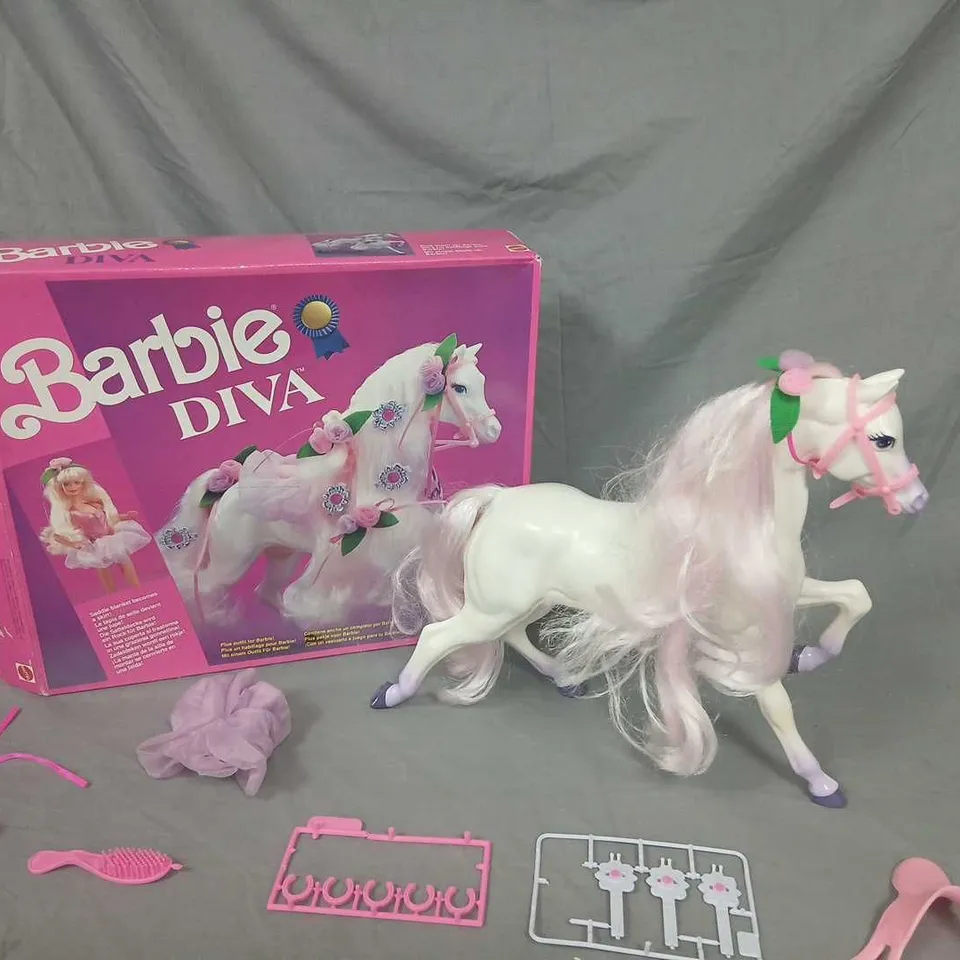 BARBIE DIVA HORSE PLAYSET – WHITE MARE WITH PINK ACCESSORIES (BOXED)