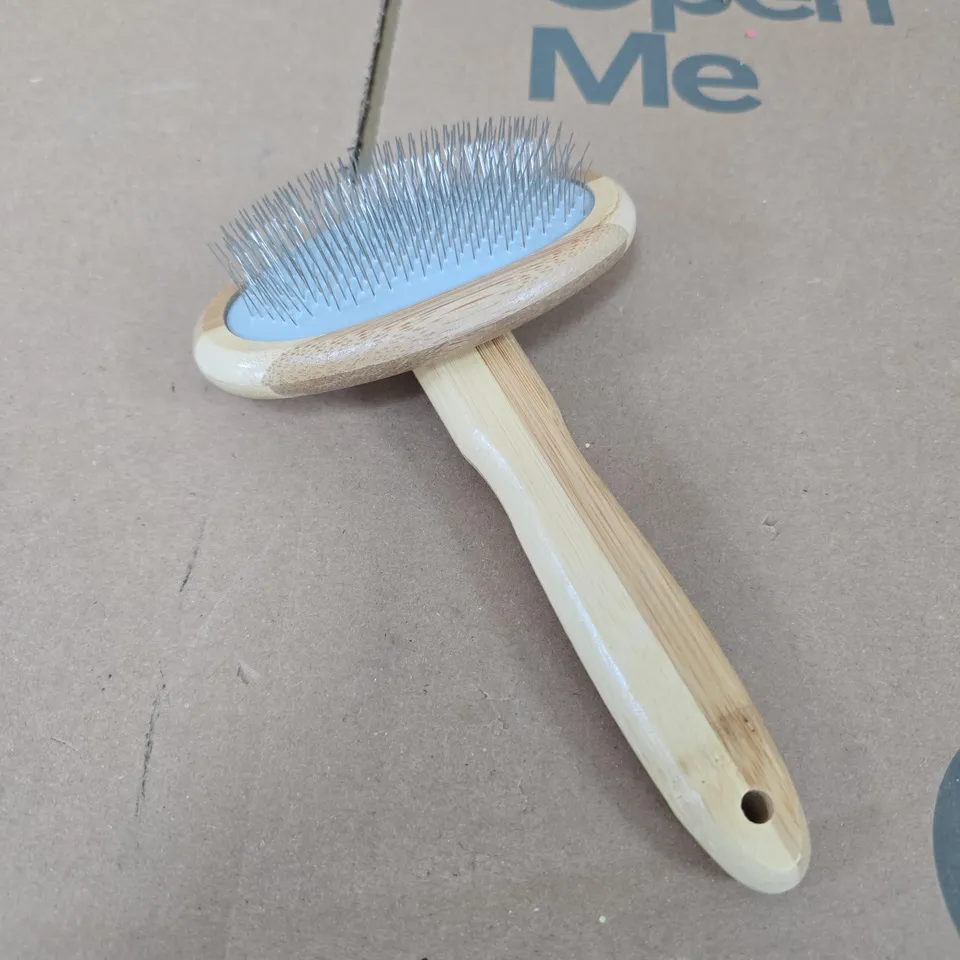 THE WOOL COMPANY ENGLAND LUXURY SHEEPSKIN BRUSH 