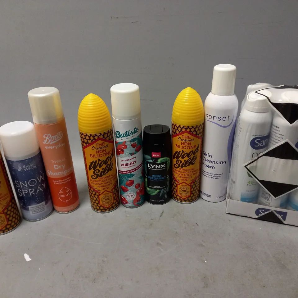 APPROXIMATELY 15 ASSORTED AEROSOLS TO INCLUDE SNOW SPRAY, DRY SHAMPOO, AND SANEX NATUR PROTECT ETC. 