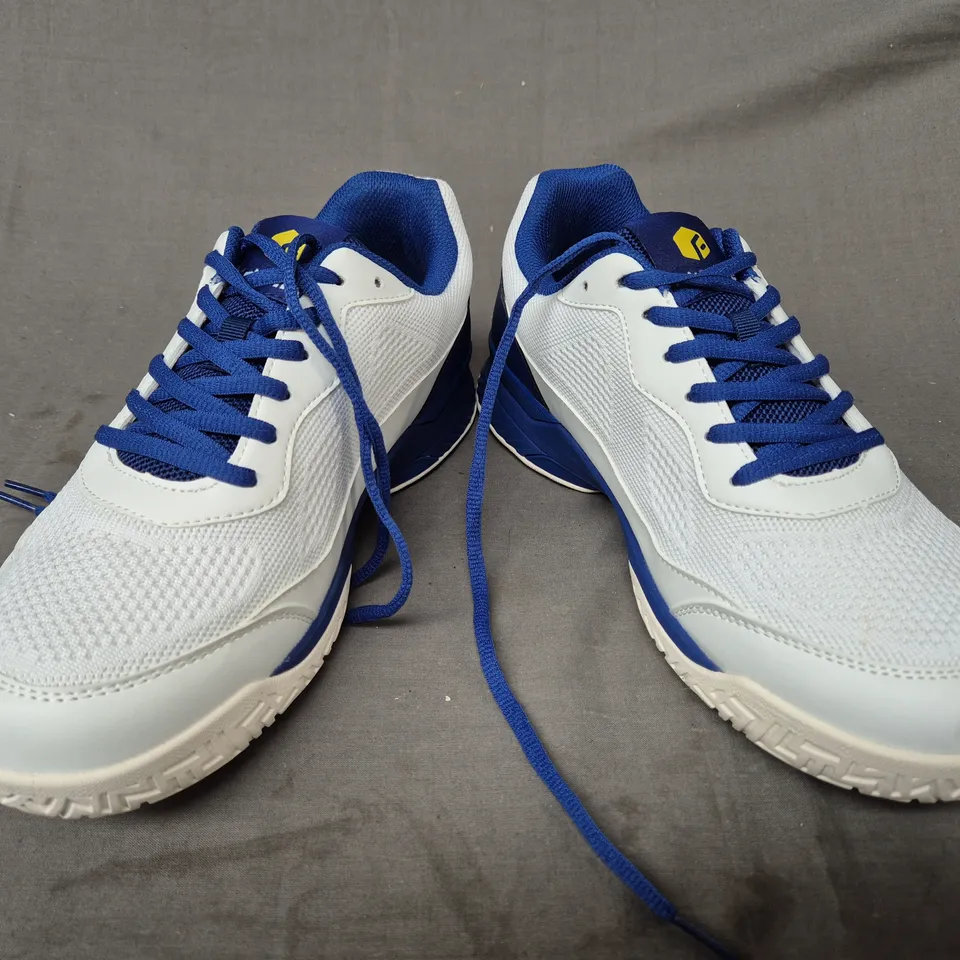 PAIR OF FITVILLE TRAINERS IN WHITE/BLUE UK SIZE 9