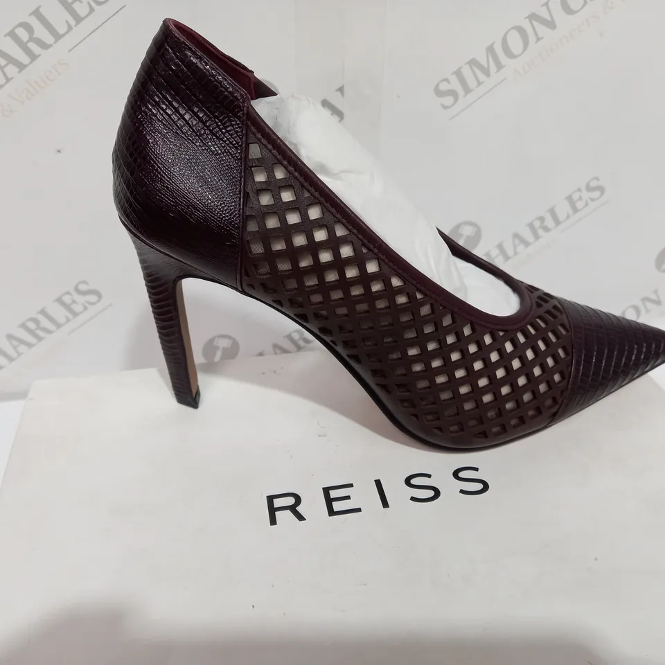 BOXED REISS CLOVER LIZARD STYLE POMEGRANATE COLOURED HEELS - SIZE 6
