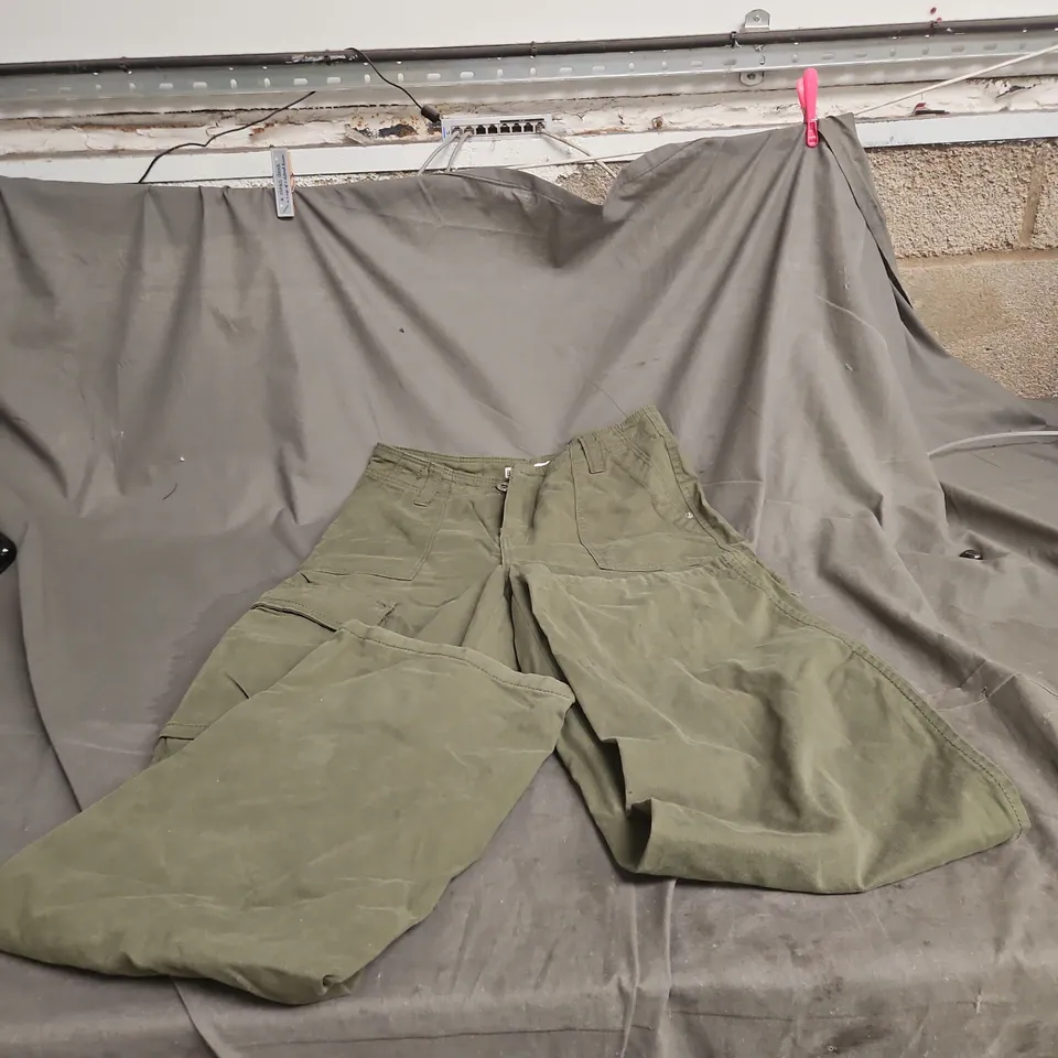 BERSHKA CARGO TROUSERS – MEDIUM RISE, OLIVE, UK 8 (EU 36)