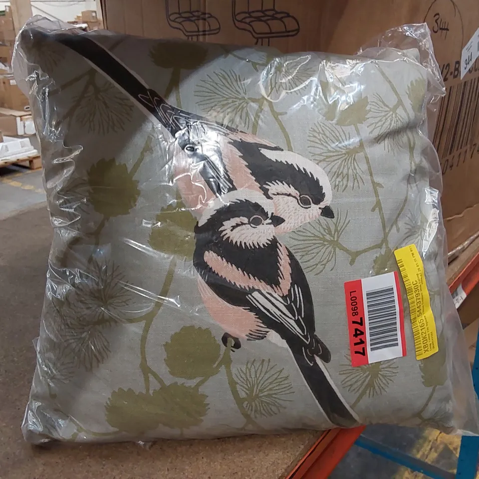 BAGGED LONG TAILED TITS SQUARE THROW CUSHION WITH FILLING (1 ITEM)