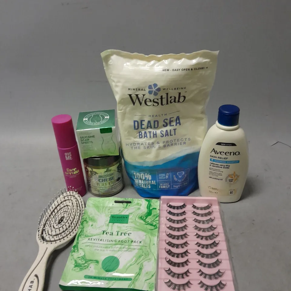 APPROXIMATELY 20 ASSORTED COSMETIC ITEMS TO INCLUDE - WESTLAB DEAD SEA BATH SALTS - AVEENO SKIN RELIEF SOOTHING SHAMPOO - REHAB HAIRBRUSH