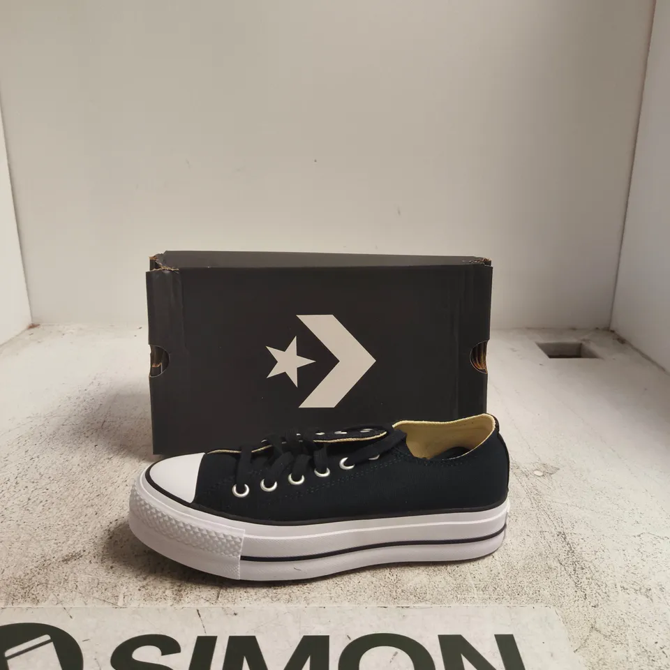 CONVERSE CHUCK TAYLOR ALL STAR LIFT OX SNEAKERS – BLACK/WHITE (BOXED) UK5 (US7)