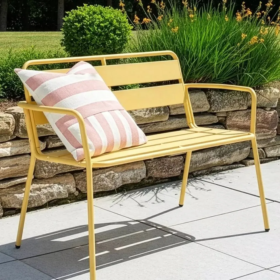 METAL BENCH - GREEN (DIFFERENT COLOUR THAN ON PICTURE)