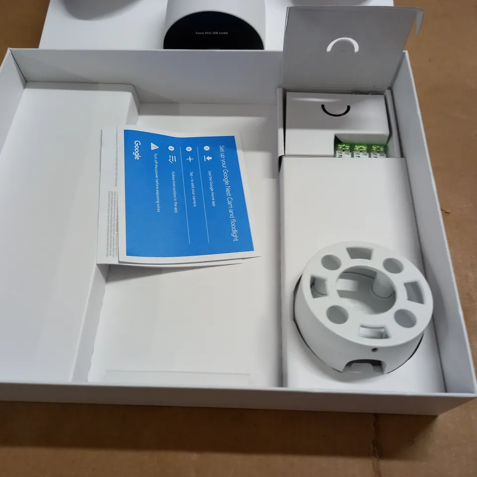 BOXED GOOGLE NEST CAM WITH FLOODLIGHT - GM493 & G3AL9