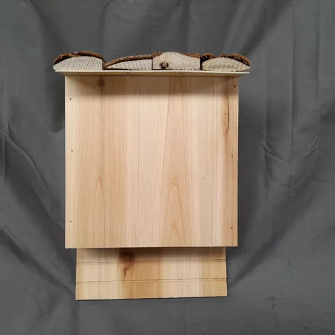 BOXED UNBRANDED SET OF 3 SMALL WOODEN BAT BOXES
