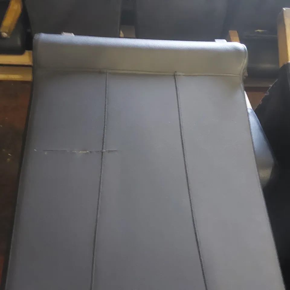 11x UPHOLSTERED RESTAURANT DINING CHAIRS