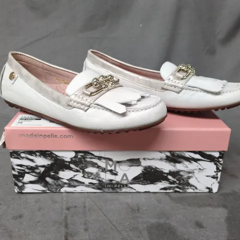 MODA IN PELLE FRANCHESKA LOAFER IN OFF WHITE - SIZE 6