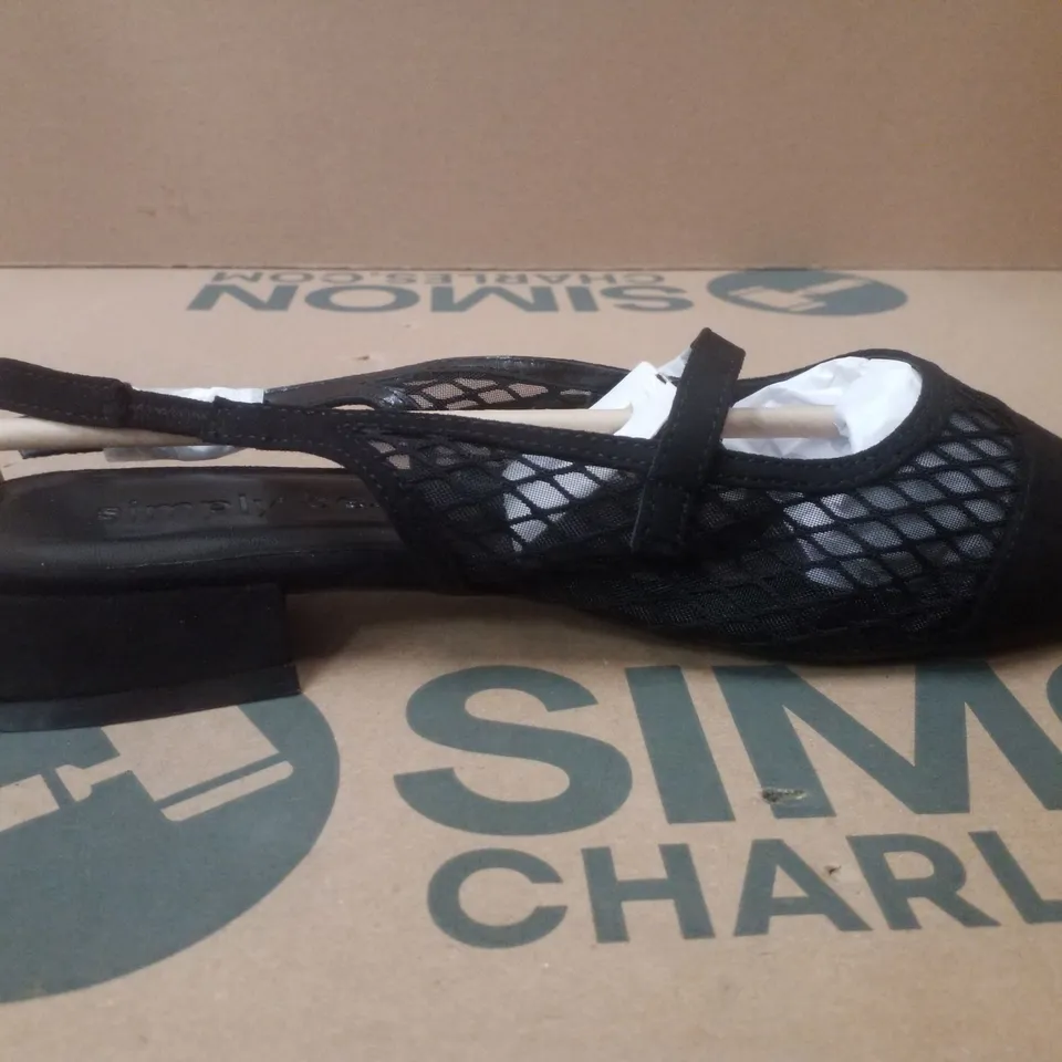 BOX CONTAINING APPROXIMATELY 9 PAIRS OF BRAND NEW SIMPLY BE BLACK JUPITER WIDE MESH SLINGBACK FLATS - SIZE 5