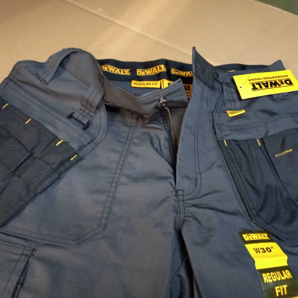 DEWALT GREY CHEVERLEY WORK SHORTS - SIZE W76