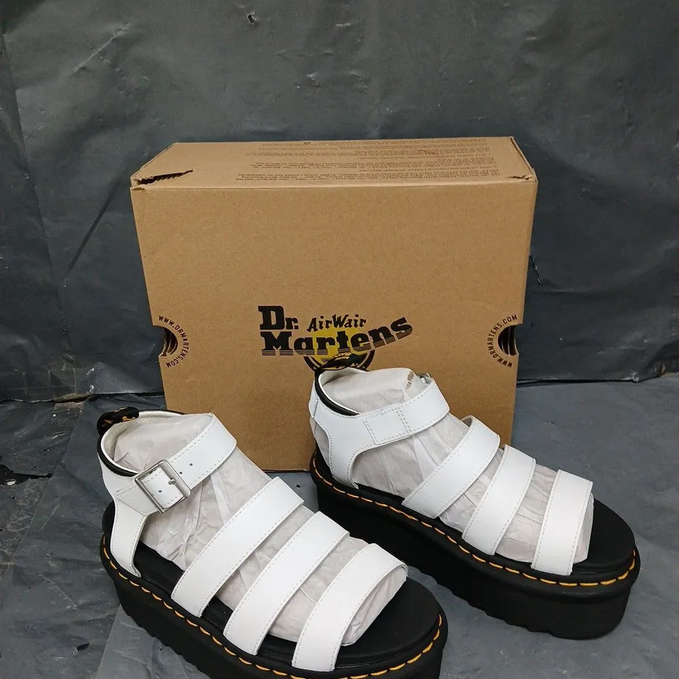 BOXED PAIR OF DR MARTENS BLAIR QUAD WHITE STOMP SANDALS - UK 6 