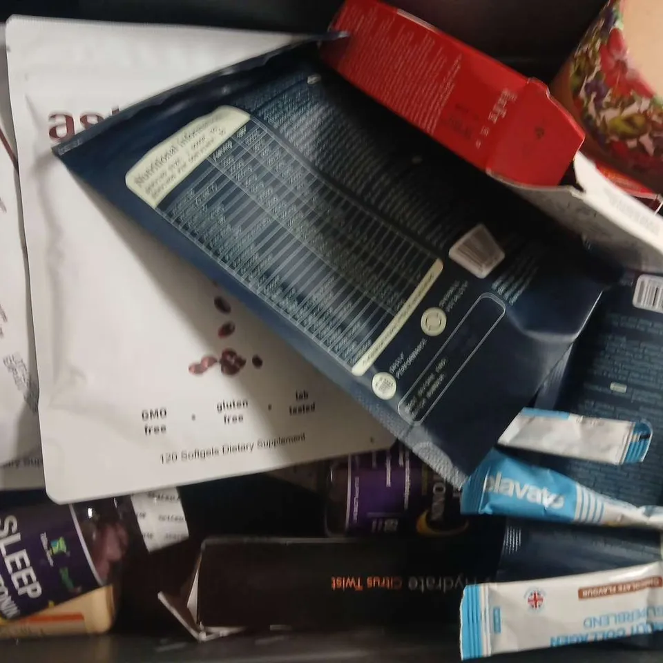 APPROXIMATELY 15 ASSORTED HEALTH AND VITAMIN PRODUCTS TO INCLUDE GLUCOZEN, SLEEP MELATONIN, ETC - COLLECTION ONLY